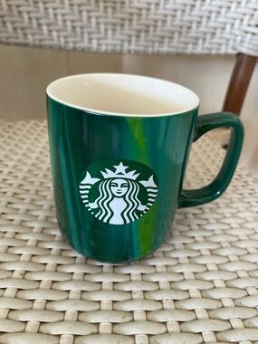 Starbucks 2022 Striped Green Siren Mermaid Logo Ceramic Coffee Cup Mug 15 Oz